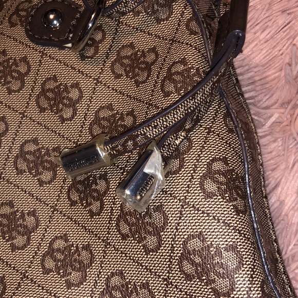 Guess tote - Picture 3 of 6